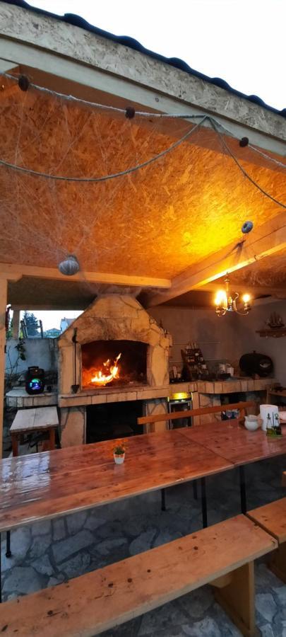 Apartmani Nikica Drage Bagian luar foto